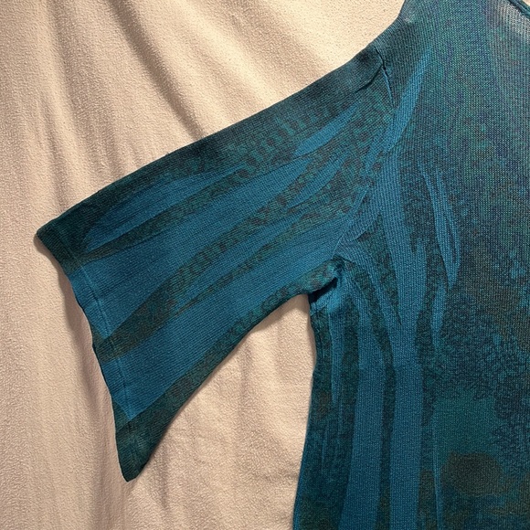 Blue-Green Marbled Sweater Blouse with Brass Stud Detail by Investments in 2X - Picture 12 of 14